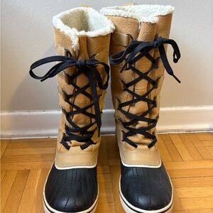 Sorel Tan and Black Women's Lace-Up Insulated Winter Boots
